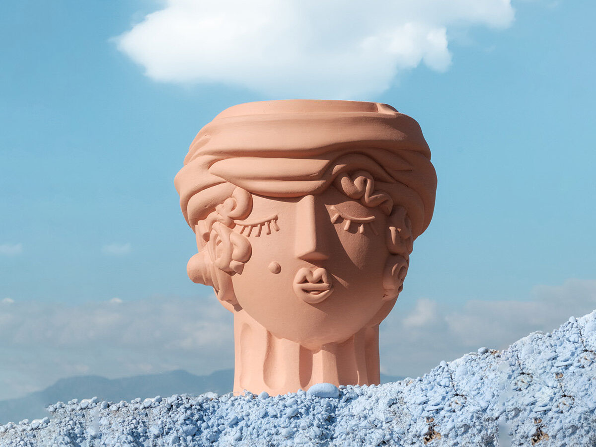 Ваза Magna Graecia, Woman