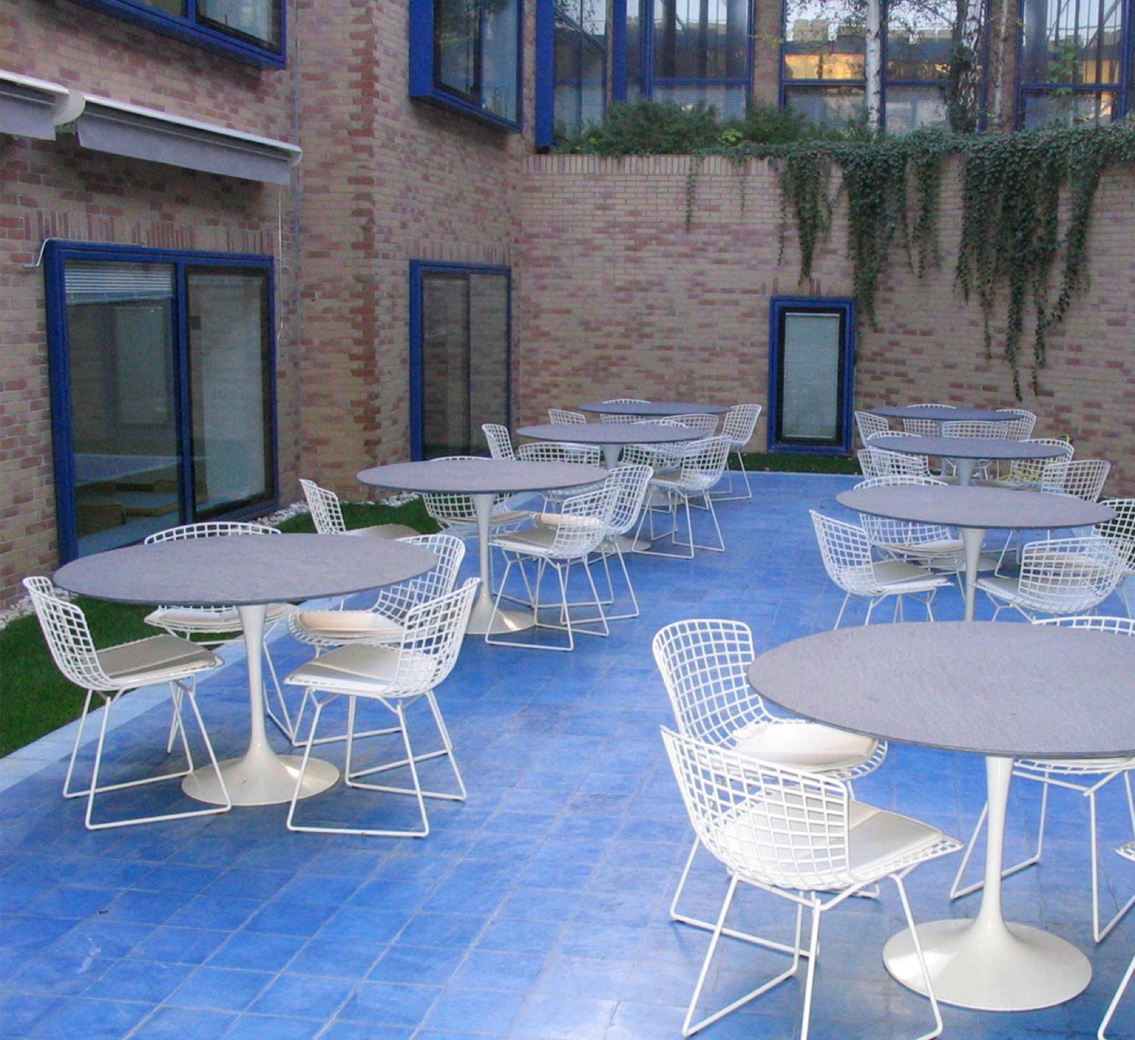 Стул Bertoia Side, для улицы